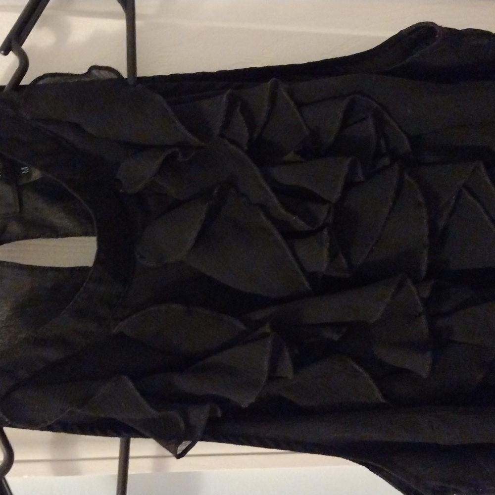 Black Ruffled halter top - Picture 2 of 4